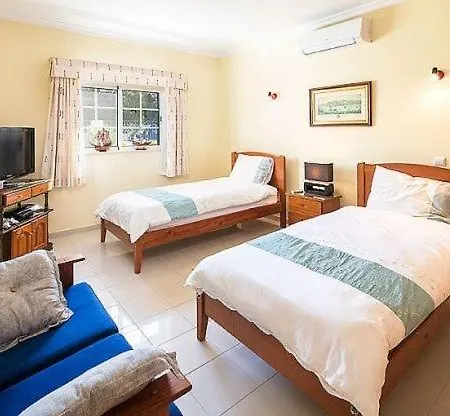 Praia Do Carvoeiro Sleeps 6 Air Con ヴィラ
